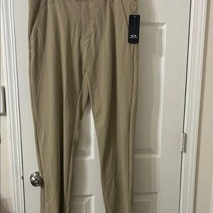 Golf Oakley Men's Khaki Chinos